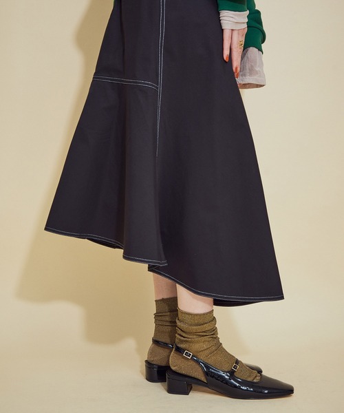 MADEMOISELLE ROPE'(マドモアゼル ロペ)の「<春まで使える>ステッチ加工アシンメトリーマーメイドスカート(スカート・レディース・ブラック/ダークブラウン・36/38)」の13枚目の写真