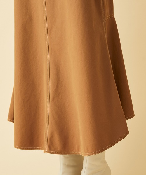 MADEMOISELLE ROPE'(マドモアゼル ロペ)の「<春まで使える>ステッチ加工アシンメトリーマーメイドスカート(スカート・レディース・ブラック/ダークブラウン・36/38)」の6枚目の写真