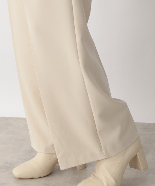 LOWRYS FARM(ローリーズファーム)の「カラーセミワイドパンツ 236226(その他パンツ・レディース・ブラック/イエロー/グリーン/アイボリー・MEDIUM/LARGE)」の13枚目の写真