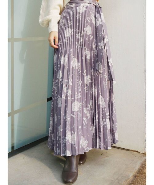 MERCURYDUO（マーキュリーデュオ）の「プリーツロングスカート（スカート・レディース・グレー/アイボリー/ブラック・SMALL/MEDIUM）」の5枚目の写真