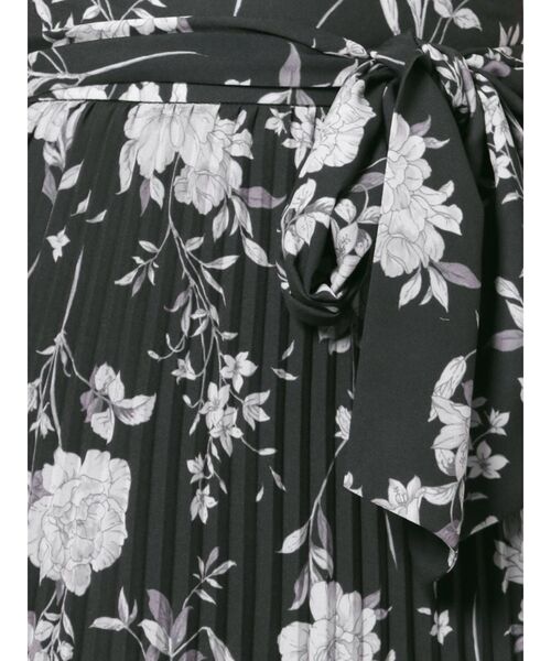 MERCURYDUO（マーキュリーデュオ）の「プリーツロングスカート（スカート・レディース・グレー/アイボリー/ブラック・SMALL/MEDIUM）」の10枚目の写真