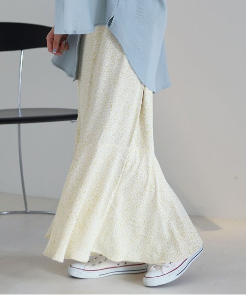 Bab（バブ）の「フラワーパターンキャミソールワンピース（ワンピース・レディース・イエロー/ブルー・M）」の7枚目の写真