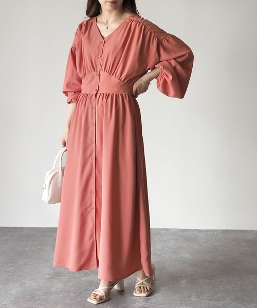 Riberry（リベリー）の「ウエストギャザーワンピース（ワンピース・レディース・グレイッシュベージュ/グリーン/ピンク・MEDIUM）」の3枚目の写真