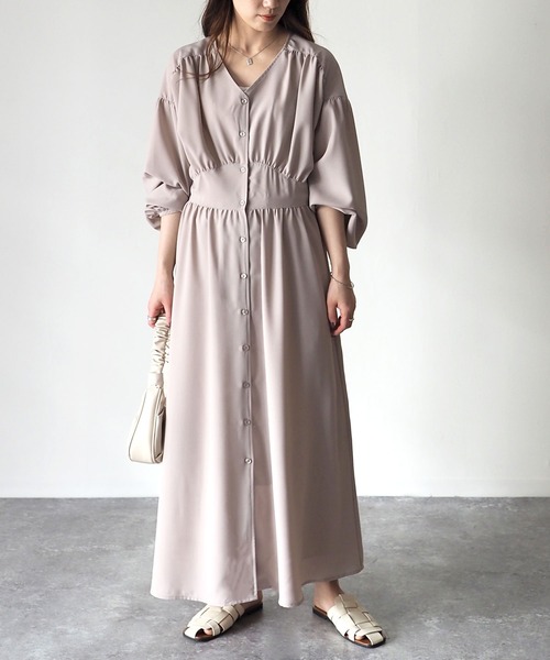 Riberry（リベリー）の「ウエストギャザーワンピース（ワンピース・レディース・グレイッシュベージュ/グリーン/ピンク・MEDIUM）」の8枚目の写真