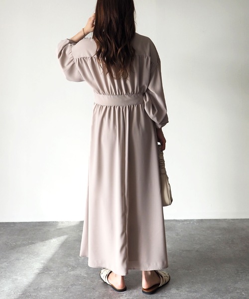 Riberry（リベリー）の「ウエストギャザーワンピース（ワンピース・レディース・グレイッシュベージュ/グリーン/ピンク・MEDIUM）」の11枚目の写真