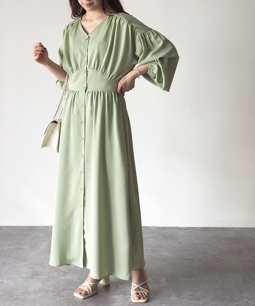 Riberry（リベリー）の「ウエストギャザーワンピース（ワンピース・レディース・グレイッシュベージュ/グリーン/ピンク・MEDIUM）」の19枚目の写真