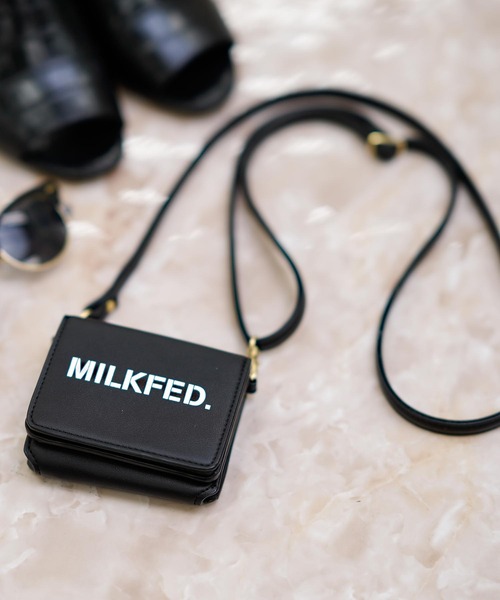 MILKFED.（ミルクフェド）の「STENCIL LOGO SHOULDER STRAP WALLET（財布・レディース・ライトピンク/ブラウン/ブラック・ONE SIZE）」の2枚目の写真