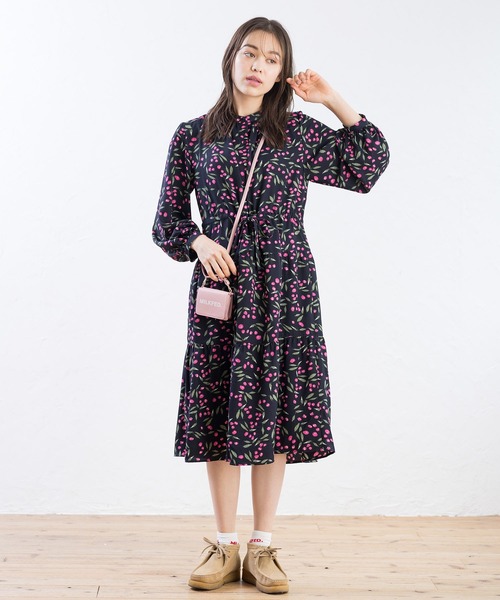 MILKFED.（ミルクフェド）の「STENCIL LOGO SHOULDER STRAP WALLET（財布・レディース・ライトピンク/ブラウン/ブラック・ONE SIZE）」の6枚目の写真