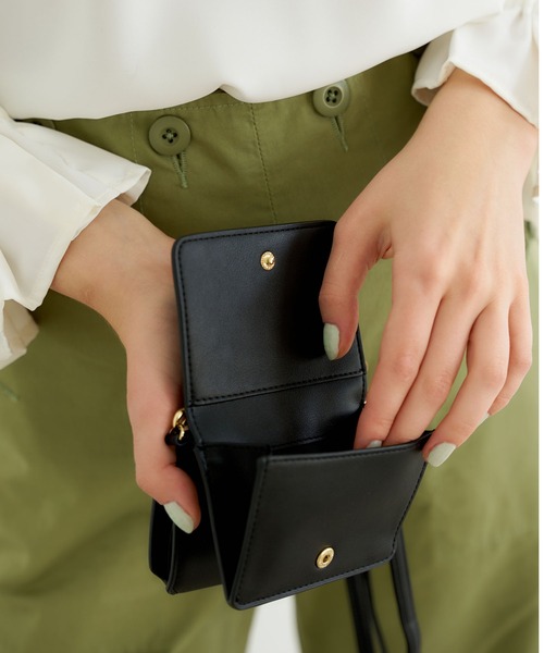 MILKFED.（ミルクフェド）の「STENCIL LOGO SHOULDER STRAP WALLET（財布・レディース・ライトピンク/ブラウン/ブラック・ONE SIZE）」の19枚目の写真