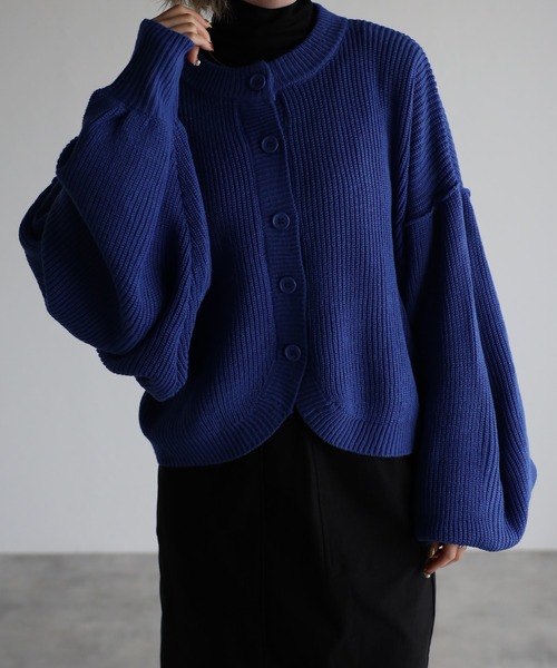 amini（アミニ）の「【2022 S/S 新作】ボリューム袖ニットカーディガン（カーディガン/ボレロ・レディース・イエロー/ブルー/グリーン/アイボリー・MEDIUM）」の4枚目の写真