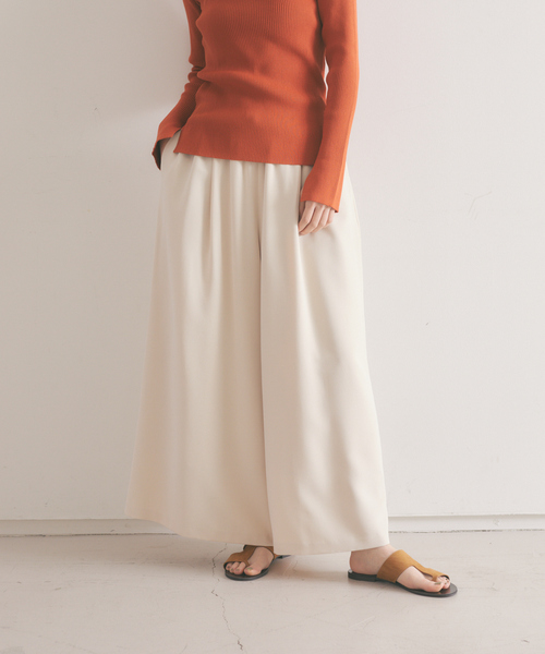 qualite（カリテ）の「バックサテンジョーゼットドレープパンツ（その他パンツ・レディース・ベージュ/ブラック・36/38）」の5枚目の写真