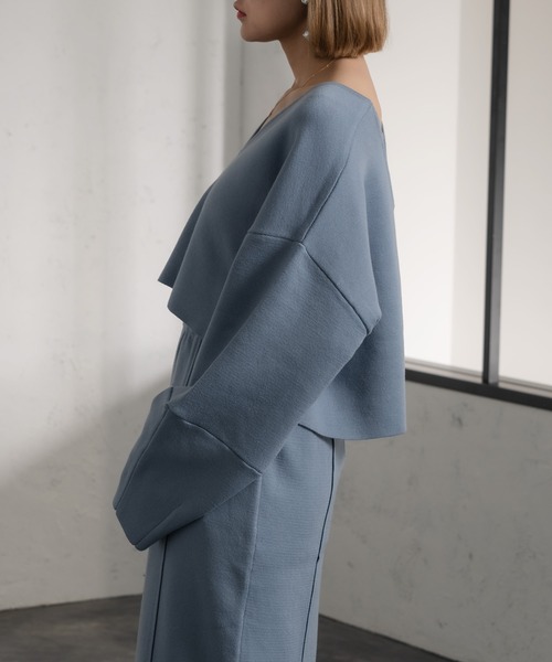 Ezick（エジック）の「バックシャンVネックショートトップス（ニット/セーター・レディース・ライトブルー/グレイッシュベージュ/ブラック・FREE）」の10枚目の写真