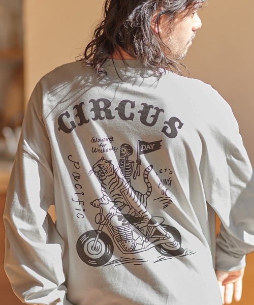 CAMBIO(カンビオ)の「mlt3774-プリントビッグシルエットロンT(スカルサーカス)(Tシャツ/カットソー・メンズ・グレー系その他/ホワイト/パープル系その他・M/S/L/XL)」の1枚目の写真