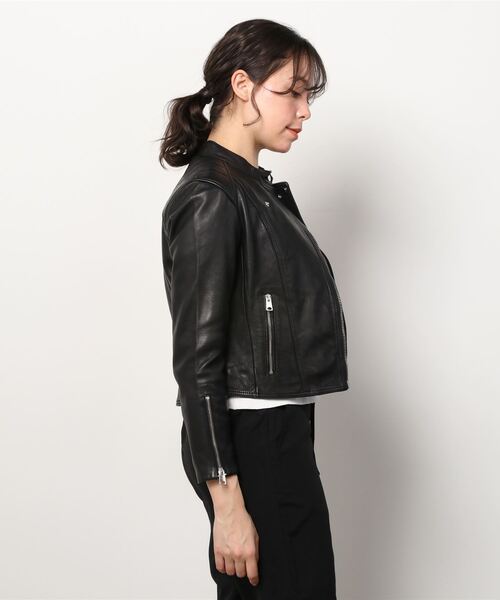 ALLSAINTS（オールセインツ）の「NEVE TAB NECK LEATHER BIKER JACKET | NEVE TAB ネック レザー バイカー ジャケット（ライダースジャケット・レディース・ブラック・8/6/2/12/4/10）」の8枚目の写真