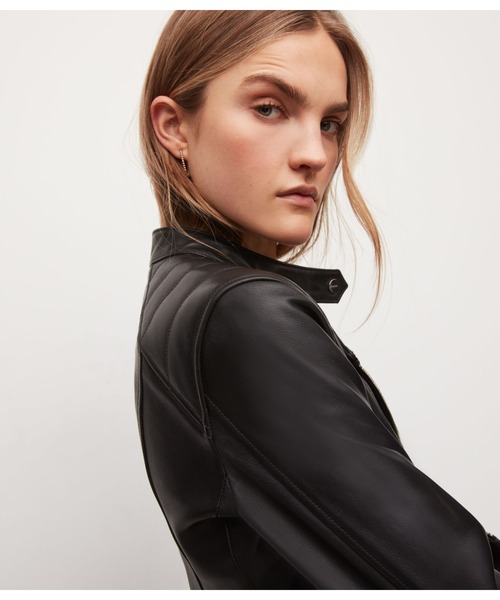 ALLSAINTS（オールセインツ）の「NEVE TAB NECK LEATHER BIKER JACKET | NEVE TAB ネック レザー バイカー ジャケット（ライダースジャケット・レディース・ブラック・8/6/2/12/4/10）」の4枚目の写真