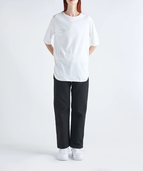ATON（エイトン）の「ATON SUVIN60/2 ROUND HEM T-SHIRT KKAGNM0016（Tシャツ/カットソー・レディース・ホワイト/グリーン/バーガンディー・SMALL）」の6枚目の写真