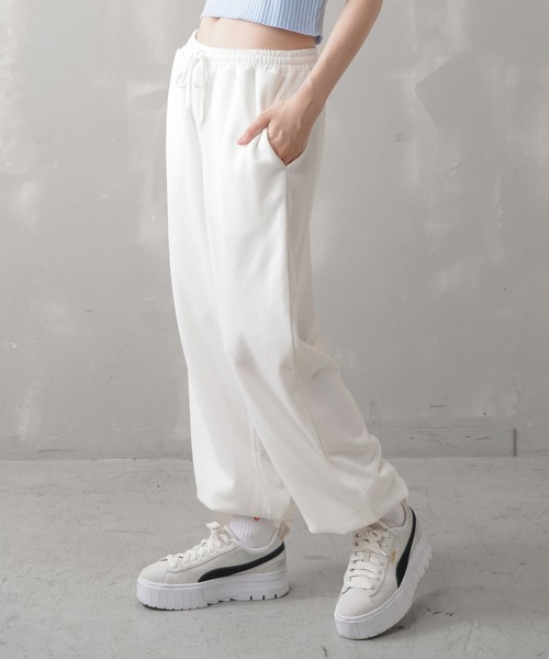 SPINNS（スピンズ）の「【選べるカラバリ】トレンドボーイズスウェットパンツ（スウェットパンツ・レディース・オフホワイト/ブラック/オートミール/ピンク/グリーン・L/M）」の14枚目の写真