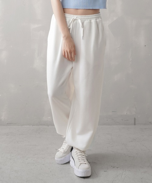 SPINNS（スピンズ）の「【選べるカラバリ】トレンドボーイズスウェットパンツ（スウェットパンツ・レディース・オフホワイト/ブラック/オートミール/ピンク/グリーン・L/M）」の15枚目の写真