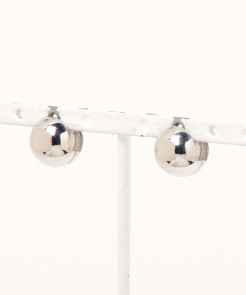 felice(フェリーチェ)の「【felice】ball pierce(ピアス(両耳用)・レディース・ゴールド/シルバー・FREE)」の2枚目の写真