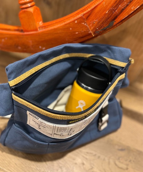 SNOOPY×OLD BETTY'S(スヌーピーカケルオールドベティーズ)の「SNP Canvas×Suede Hip Bag(ボディバッグ/ウエストポーチ・レディース・ブルー・FREE)」の4枚目の写真
