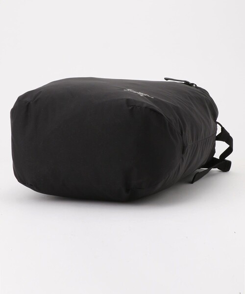 ARC'TERYX（アークテリクス）の「ARC’TERYX/アークテリクス HELIAD 12L TOTE/ヒリアド 12 トート（トートバッグ・メンズ・ブラック・ﾌﾘ-）」の4枚目の写真
