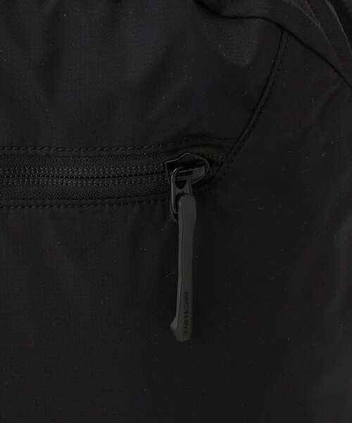 ARC'TERYX（アークテリクス）の「ARC’TERYX/アークテリクス HELIAD 12L TOTE/ヒリアド 12 トート（トートバッグ・メンズ・ブラック・ﾌﾘ-）」の7枚目の写真