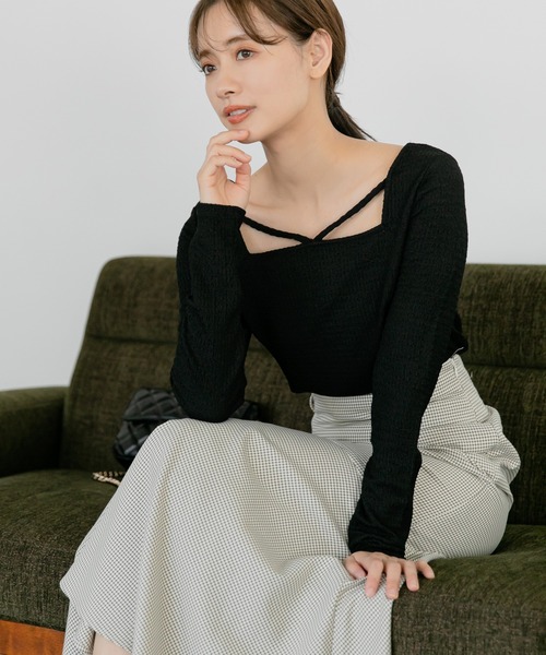 mysty woman（ミスティウーマン）の「ストリング2WAYロングスリーブプルオーバー　157829（Tシャツ/カットソー・レディース・ブラック/オフホワイト/グレイッシュブルー・FREE）」の2枚目の写真