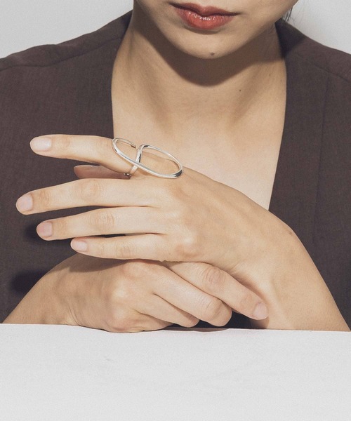 URBAN RESEARCH(アーバンリサーチ)の「decor『デコール』 Big Hoop Ring(リング・レディース・シルバー・-)」の3枚目の写真