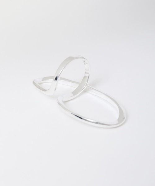 URBAN RESEARCH(アーバンリサーチ)の「decor『デコール』 Big Hoop Ring(リング・レディース・シルバー・-)」の4枚目の写真