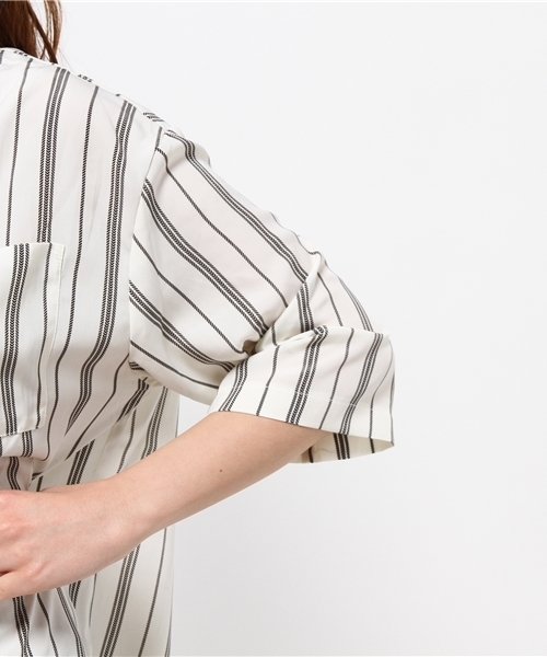 CIAOPANIC（チャオパニック）の「【Ciaopanic】　ヘリンボンストライプBigスリーブBL（シャツ/ブラウス・レディース・ネイビー/オフホワイト・FREE）」の8枚目の写真