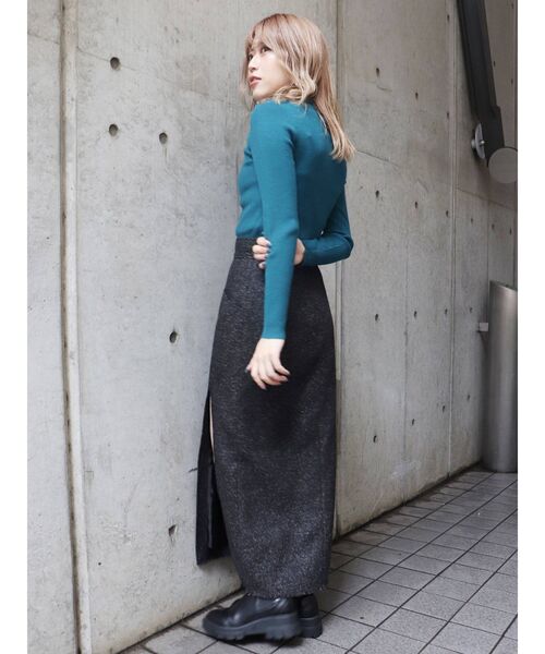 MURUA（ムルーア）の「ツイードフリンジディープスリットスカート（スカート・レディース・ブラック/モカ・1/2）」の9枚目の写真