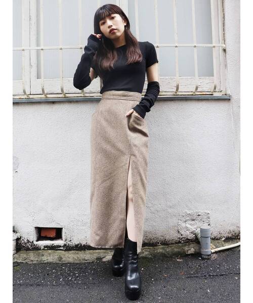 MURUA（ムルーア）の「ツイードフリンジディープスリットスカート（スカート・レディース・ブラック/モカ・1/2）」の13枚目の写真