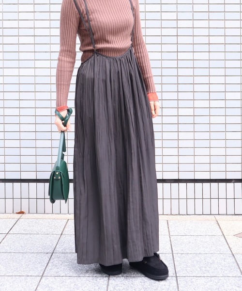 Isn't She?(イズントシー)の「ランダムプリーツキャミスカート(スカート・レディース・チャコールグレー/レンガ/モカ・FREE)」の7枚目の写真