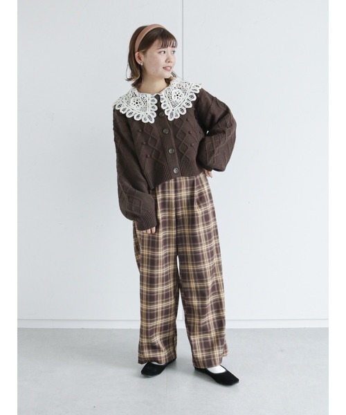 ehka sopo（エヘカソポ）の「ケーブル編みポンポン付クルーカーディガン（カーディガン/ボレロ・レディース・ベージュ/ダークブラウン/キナリ・ﾌﾘ-）」の21枚目の写真