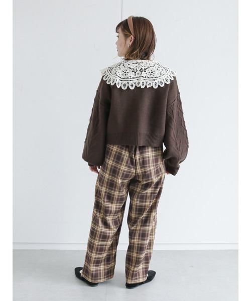 ehka sopo（エヘカソポ）の「ケーブル編みポンポン付クルーカーディガン（カーディガン/ボレロ・レディース・ベージュ/ダークブラウン/キナリ・ﾌﾘ-）」の14枚目の写真