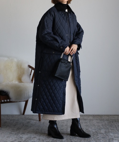 r.（アールドット）の「合皮衿取り外し サイドスリットキルティング ロングコート（その他アウター・レディース・オリーブ/ネイビー/ブラック/キナリ・FREE）」の4枚目の写真