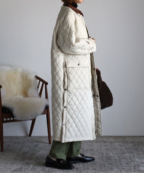 r.（アールドット）の「合皮衿取り外し サイドスリットキルティング ロングコート（その他アウター・レディース・オリーブ/ネイビー/ブラック/キナリ・FREE）」の9枚目の写真