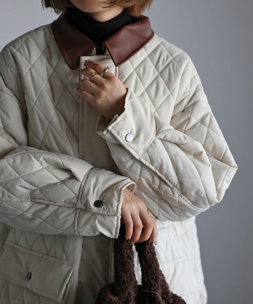 r.（アールドット）の「合皮衿取り外し サイドスリットキルティング ロングコート（その他アウター・レディース・オリーブ/ネイビー/ブラック/キナリ・FREE）」の20枚目の写真