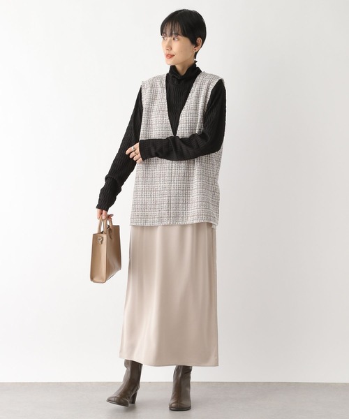 LEPSIM（レプシィム）の「サテンナロースカート　184657（スカート・レディース・ブラック/グレイッシュベージュ・FREE）」の4枚目の写真