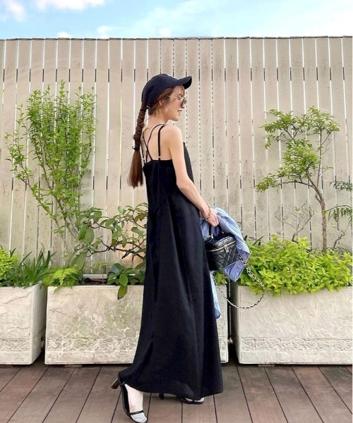 Meli rich（メリーリッチ）の「コットンリネンマルチwayロングキャミワンピ（ワンピース・レディース・ブラウン/ベージュ/アイボリー/ブラック・MEDIUM）」の2枚目の写真