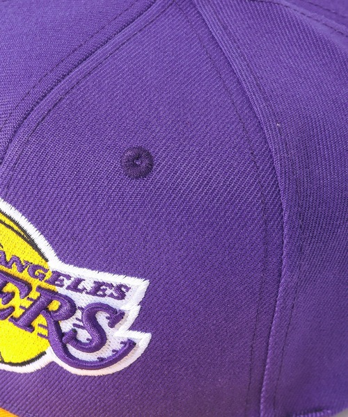 Mitchell&Ness(ミッチェル&ネス)の「【Mitchell&Ness】NBA TEAM 2 TONE 2.0 SNAPBACK NBA CELTICS BULLS LAKERS KNICKS SUNS/ベースボールキャップ(キャップ・メンズ・B/A/C・FREE)」の14枚目の写真