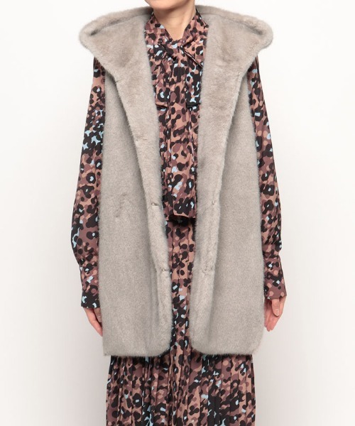 allureville（アルアバイル）の「フェイクミンクフーディジレ（その他