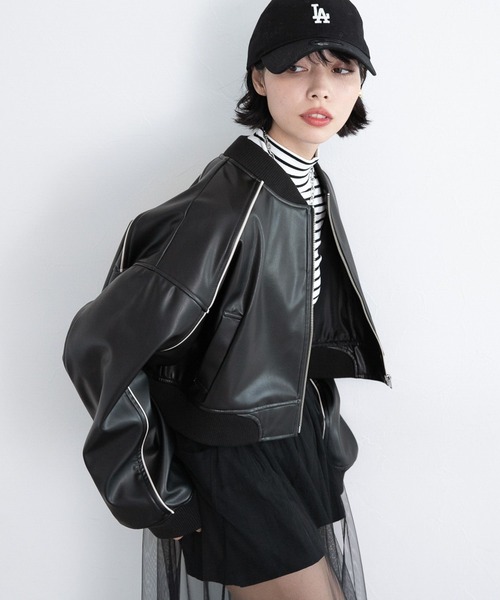 PAGEBOY（ページボーイ）の「フェイクレザーパイピングショートブルゾン（ブルゾン・レディース・アイボリー/ブラック・FREE）」の13枚目の写真