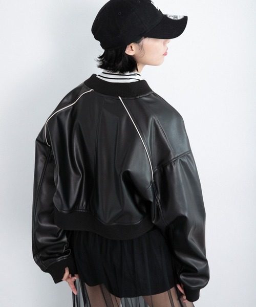 PAGEBOY（ページボーイ）の「フェイクレザーパイピングショート