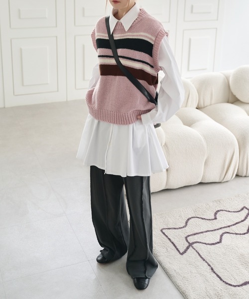 UNE MANSION(ユヌマンション)の「ユニークボーダーふわふわニットベスト(ベスト・レディース・ブラック/ピンク/アイボリー・FREE)」の16枚目の写真