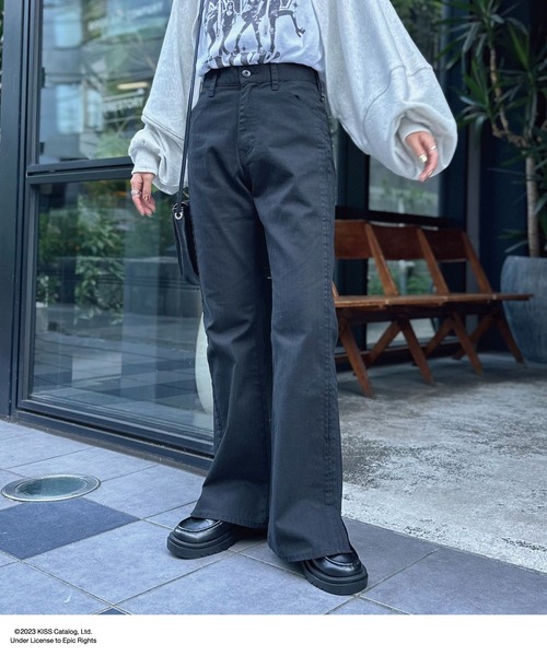 CIAOPANIC（チャオパニック）の「サイドピンタックラインフレアデニムパンツ（デニムパンツ・レディース・カーキ/ブラック/ブルー・1/0）」の21枚目の写真