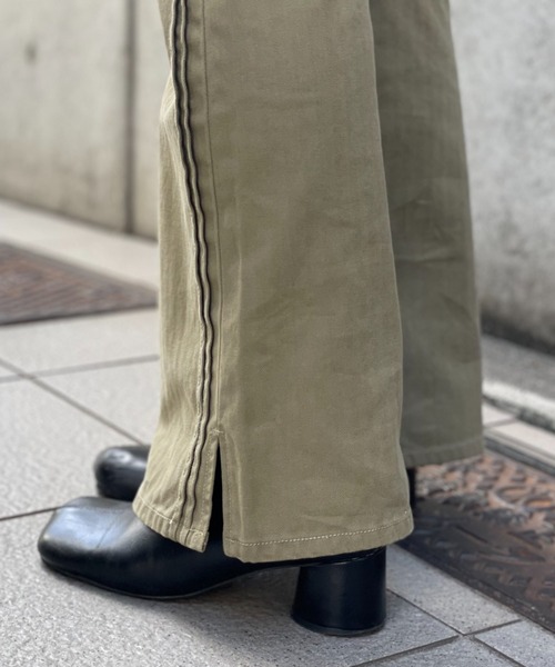 CIAOPANIC（チャオパニック）の「サイドピンタックラインフレアデニムパンツ（デニムパンツ・レディース・カーキ/ブラック/ブルー・1/0）」の15枚目の写真