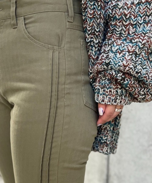 CIAOPANIC（チャオパニック）の「サイドピンタックラインフレアデニムパンツ（デニムパンツ・レディース・カーキ/ブラック/ブルー・1/0）」の14枚目の写真