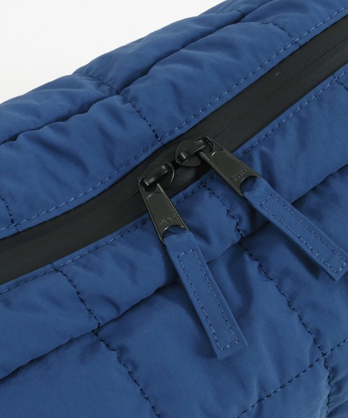 ADAM PATEK(アダムパテック)の「【ADAMPATEK】 square quilt BIG body bag/スクエアキルティングビッグボディバッグ(ボディバッグ/ウエストポーチ・メンズ・ホワイト/ブルー/ブラック/カーキ・フリー)」の12枚目の写真