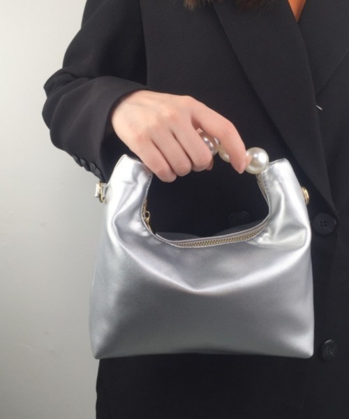 Ritzy(リッツィー)の「パールデザイン ミニハンドバック(ハンドバッグ・レディース・ベージュ/パープル/シルバー/ホワイト/ブラック・FREE)」の5枚目の写真